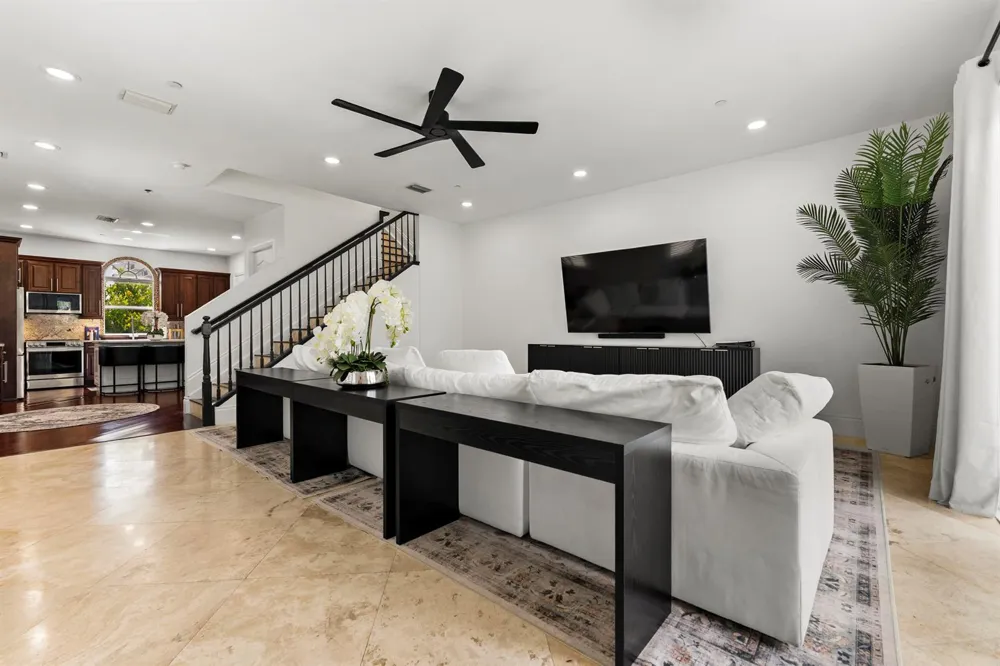 430 SUNSET DRIVE Pompano Beach, FL 33062