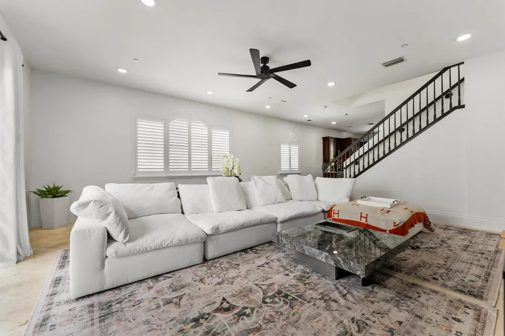 430 SUNSET DRIVE Pompano Beach, FL 33062
