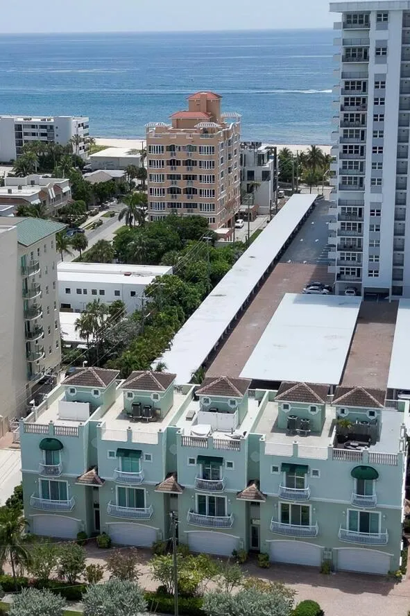 430 SUNSET DRIVE Pompano Beach, FL 33062