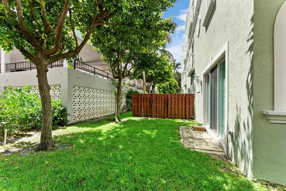 430 SUNSET DRIVE Pompano Beach, FL 33062