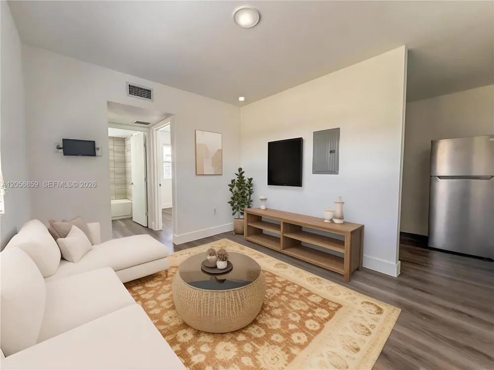 1710 NW 1st Ct #3 Miami, FL 33136