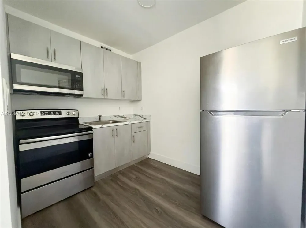 1710 NW 1st Ct #3 Miami, FL 33136