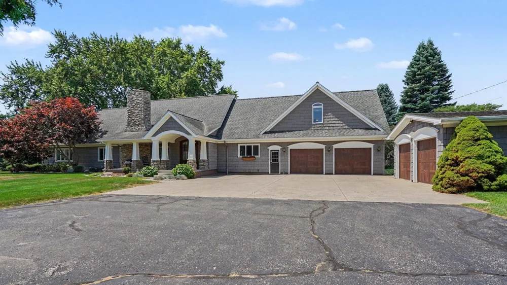 115 Golfside Drive Alma City, MI 48801