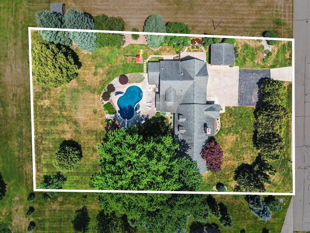 115 Golfside Drive Alma City, MI 48801