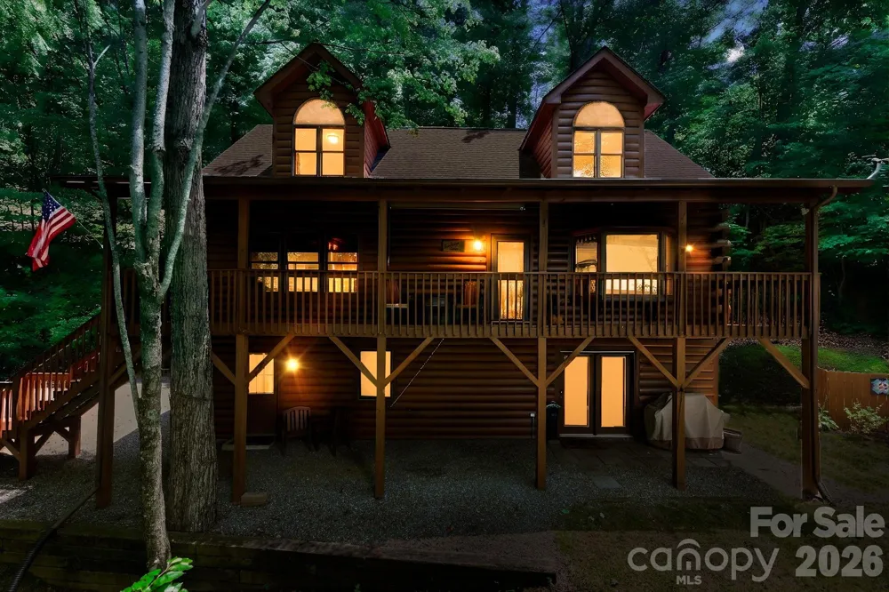 394 Hickory Drive Waynesville, NC 28786