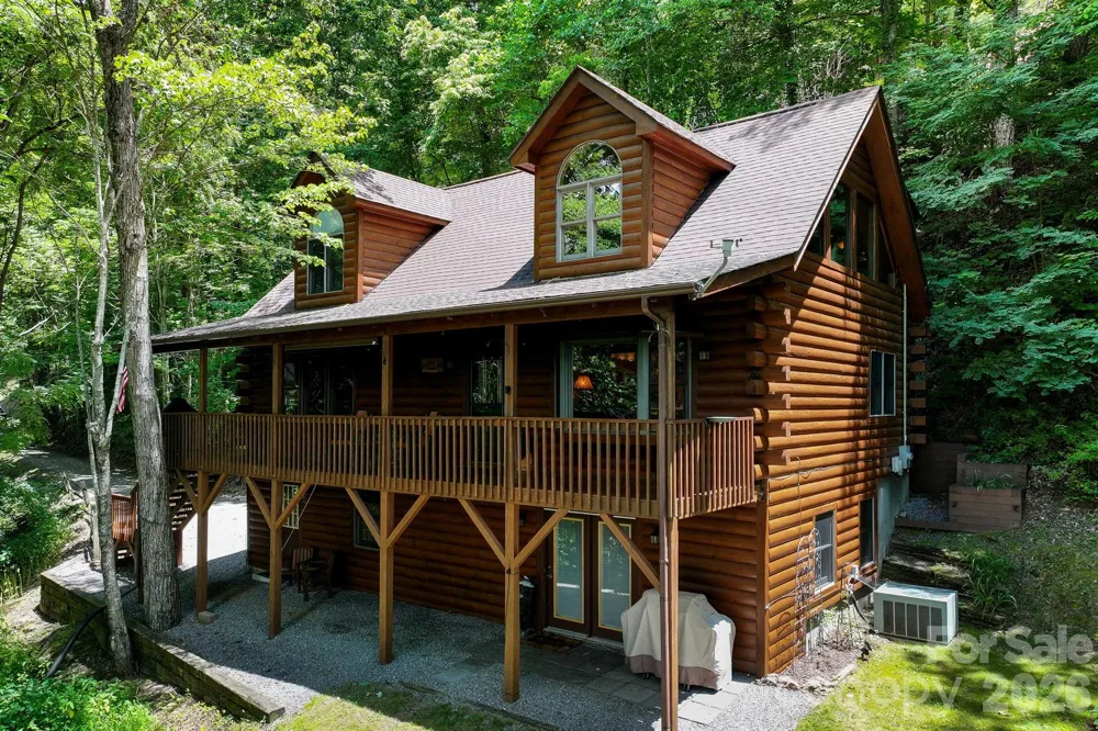 394 Hickory Drive Waynesville, NC 28786
