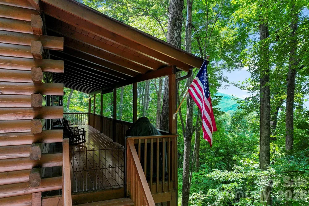 394 Hickory Drive Waynesville, NC 28786