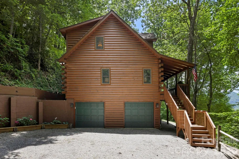 394 Hickory Drive Waynesville, NC 28786