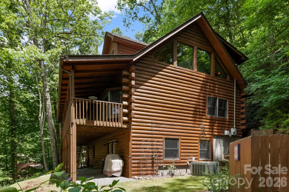 394 Hickory Drive Waynesville, NC 28786
