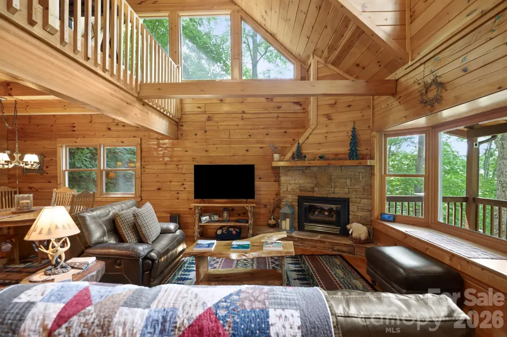 394 Hickory Drive Waynesville, NC 28786
