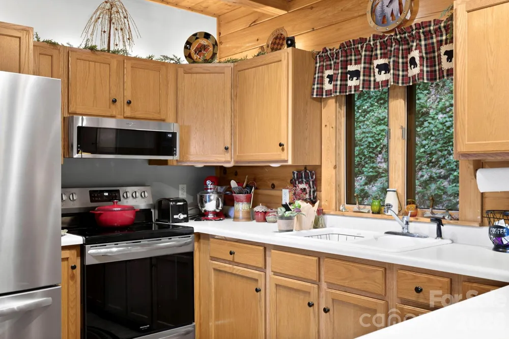 394 Hickory Drive Waynesville, NC 28786