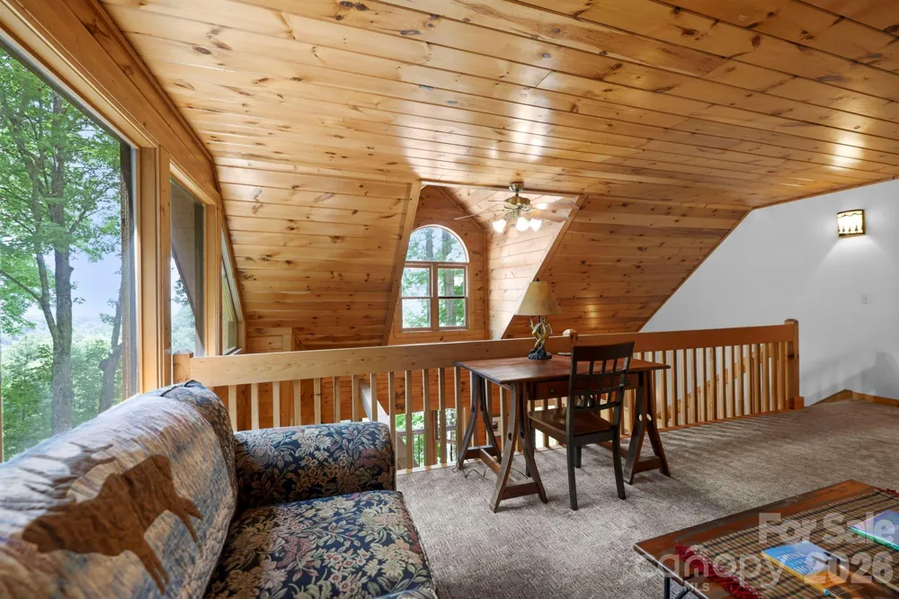 394 Hickory Drive Waynesville, NC 28786