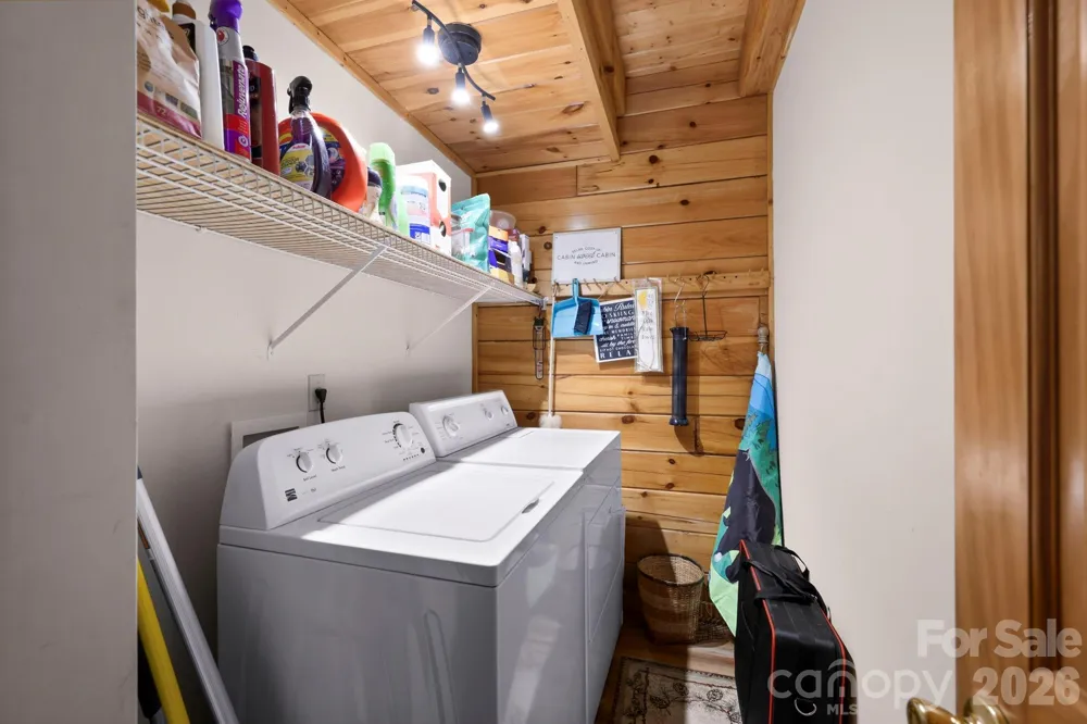 394 Hickory Drive Waynesville, NC 28786
