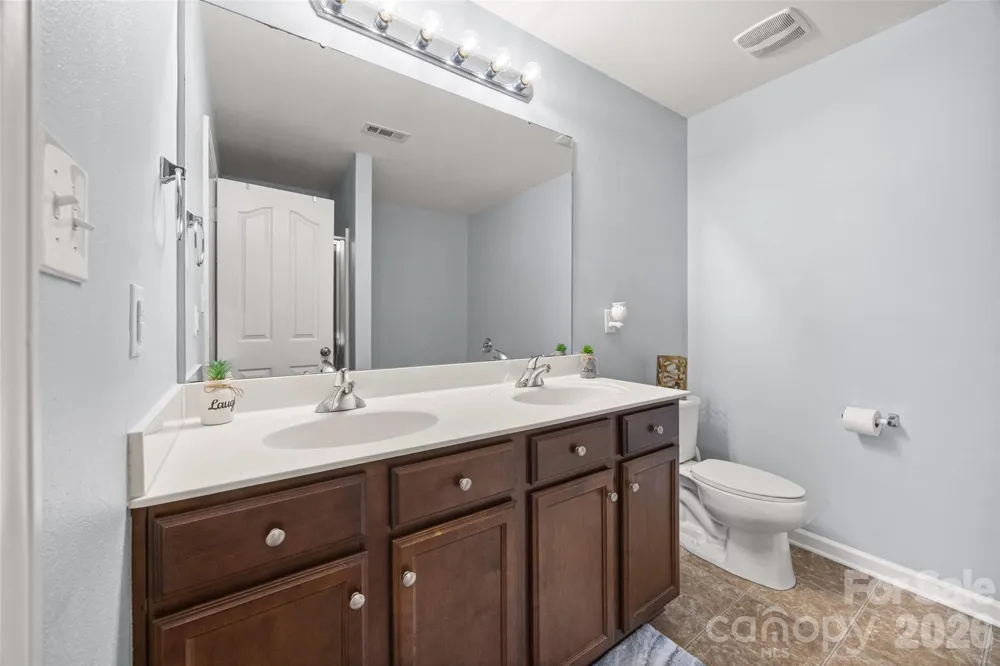 1772 Eastway Drive Dallas, NC 28034