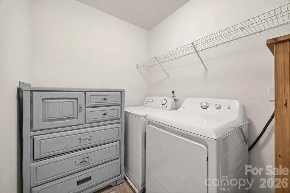 1772 Eastway Drive Dallas, NC 28034