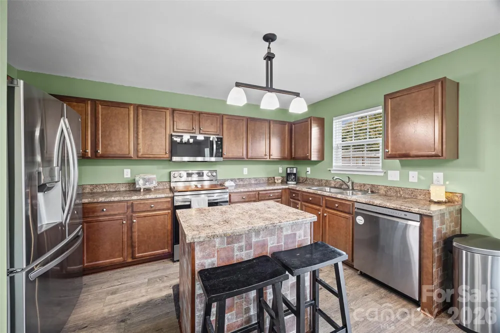1772 Eastway Drive Dallas, NC 28034