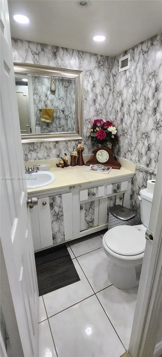 2750 NE 183rd St #1701 Aventura, FL 33160
