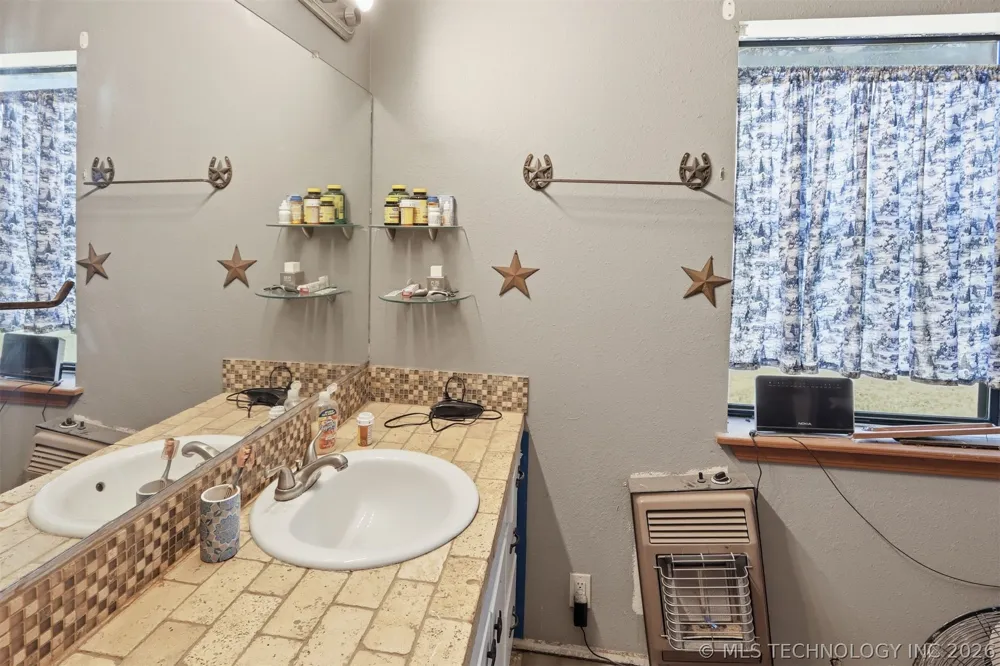 56826 710 ROAD Colcord, OK 74338