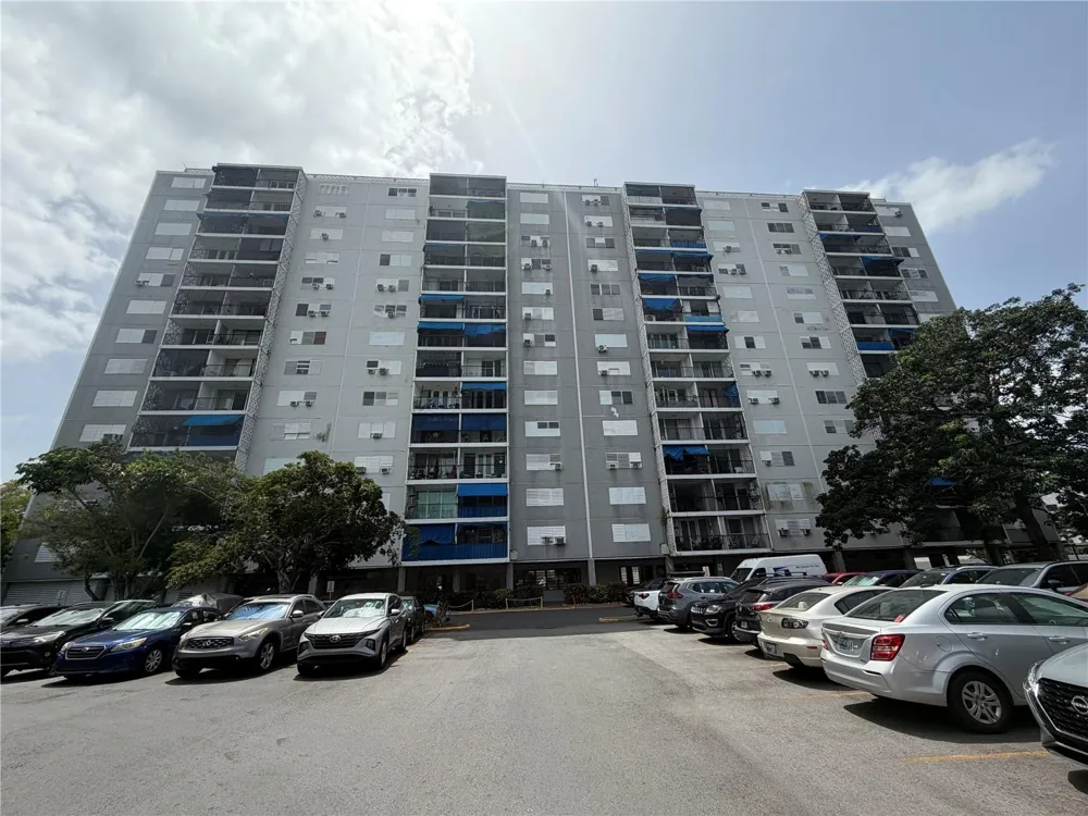 Apt 207 BORINQUEN TOWERS #207 San Juan, PR 00920