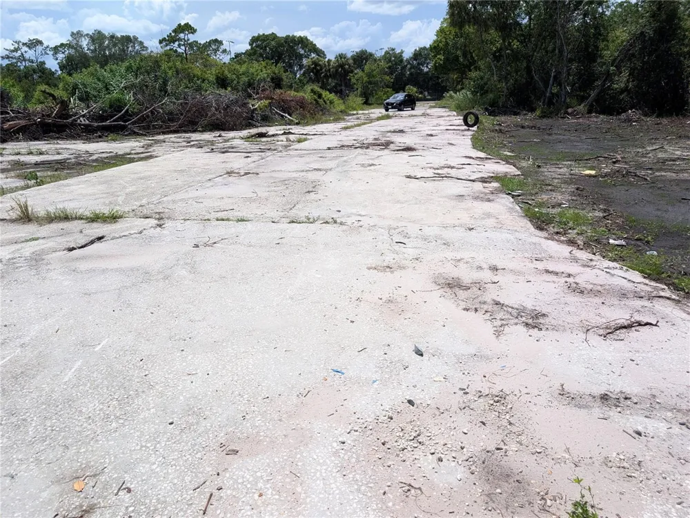 18847 JEFFERSON AVENUE Orlando, FL 32820