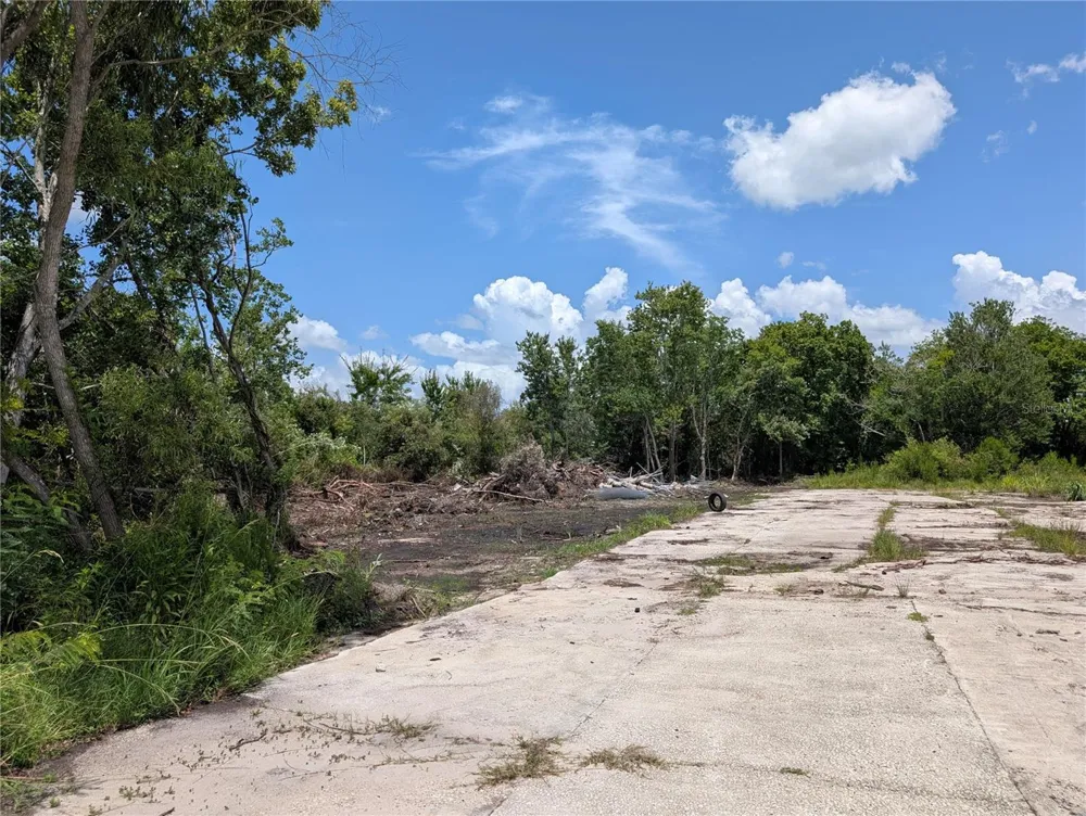 18847 JEFFERSON AVENUE Orlando, FL 32820