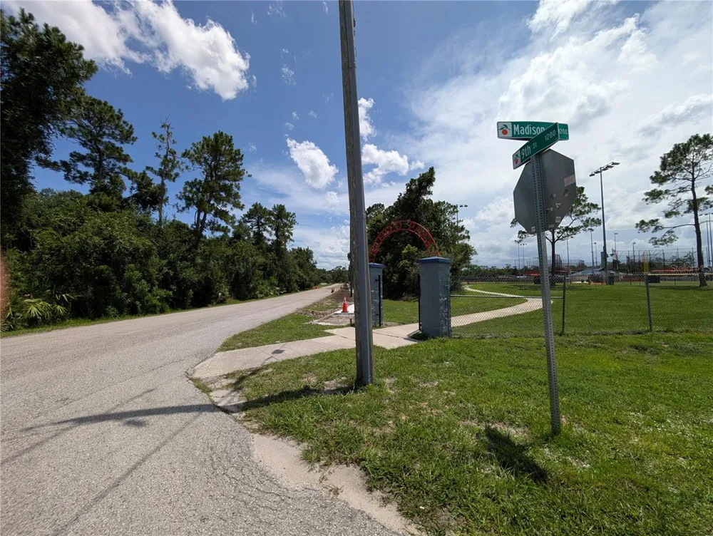 18847 JEFFERSON AVENUE Orlando, FL 32820
