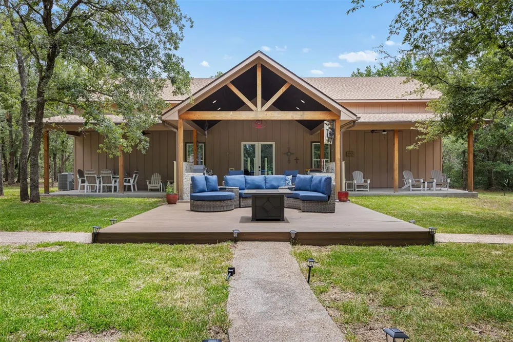 6944 County Road 132 Somerville, TX 77879