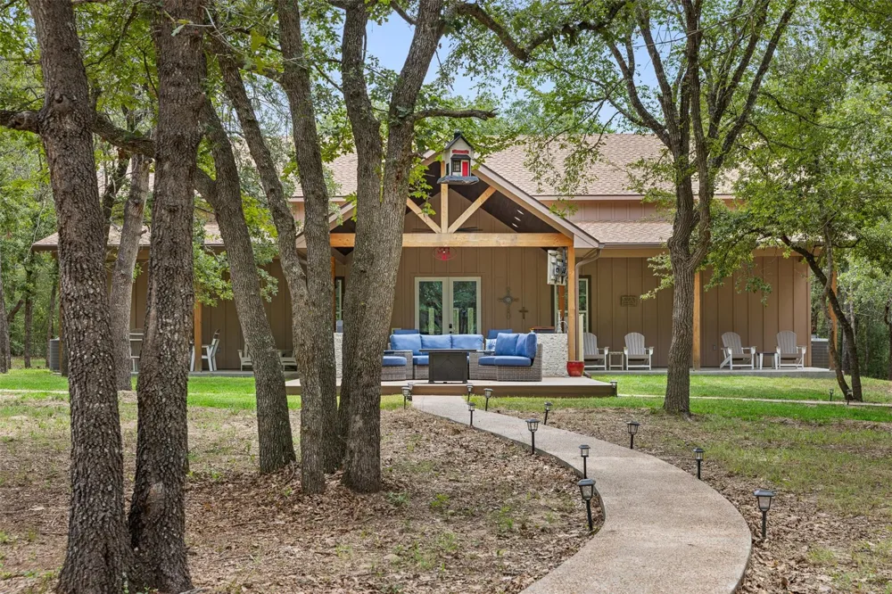 6944 County Road 132 Somerville, TX 77879