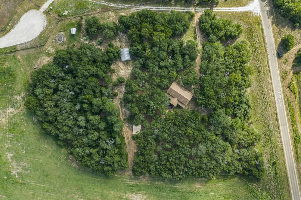 6944 County Road 132 Somerville, TX 77879