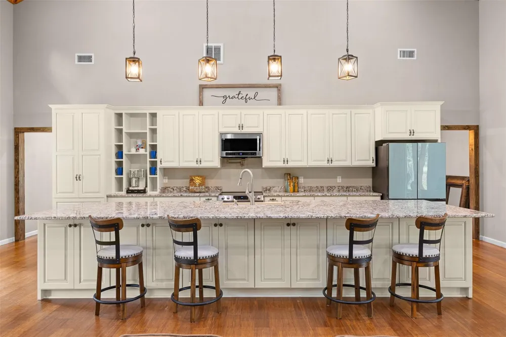 6944 County Road 132 Somerville, TX 77879