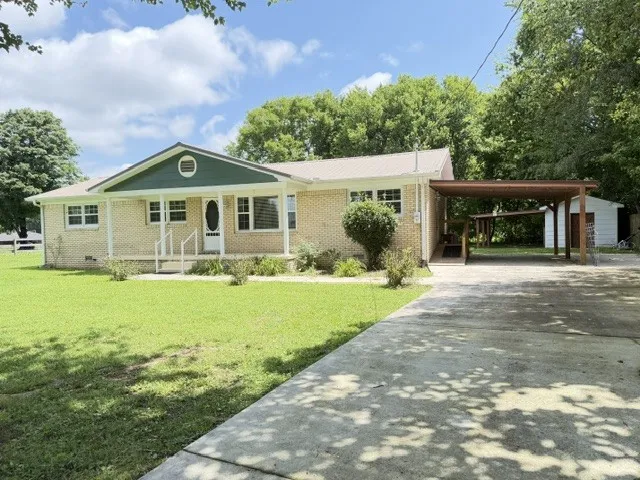 1300 Pleasant Ridge Rd Huntland, TN 37345