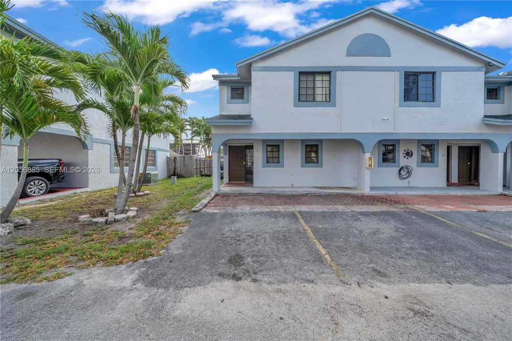 1535 SW 122nd Ave #3-7 Miami, FL 33184