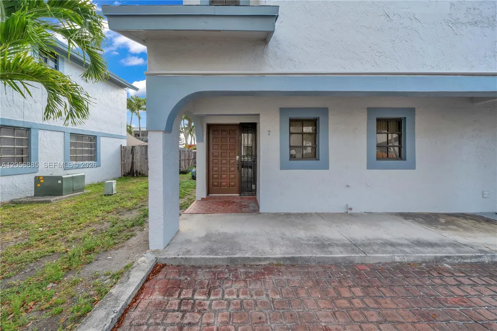 1535 SW 122nd Ave #3-7 Miami, FL 33184