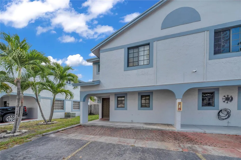 1535 SW 122nd Ave #3-7 Miami, FL 33184