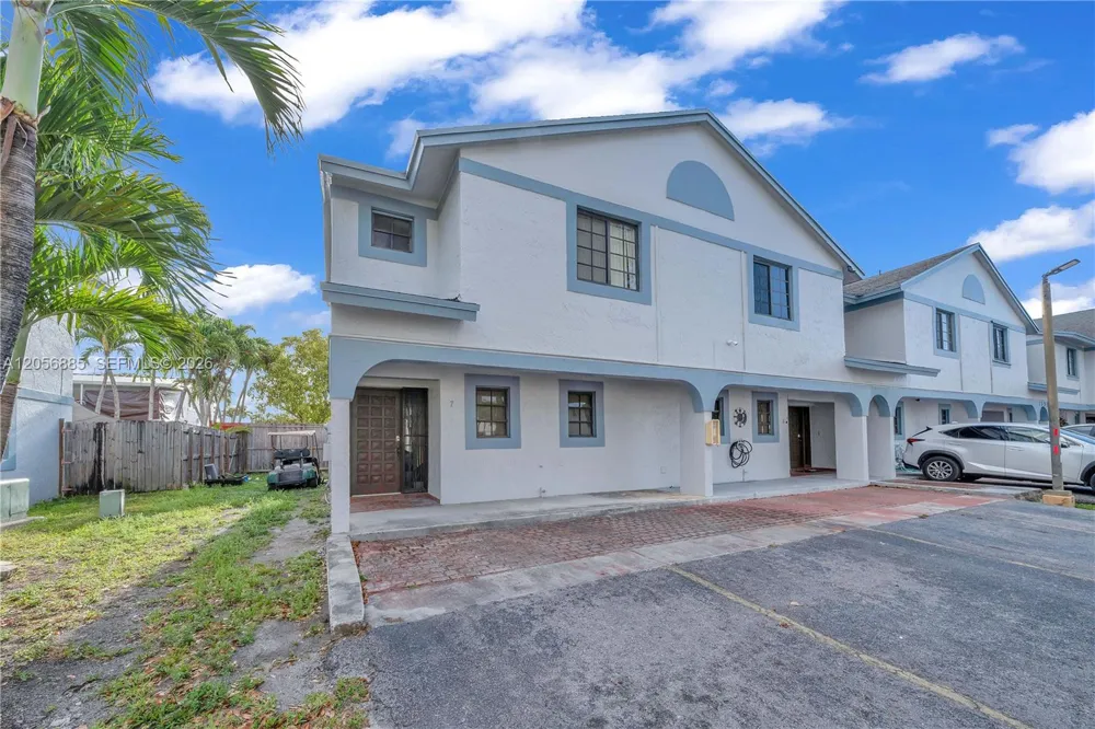 1535 SW 122nd Ave #3-7 Miami, FL 33184