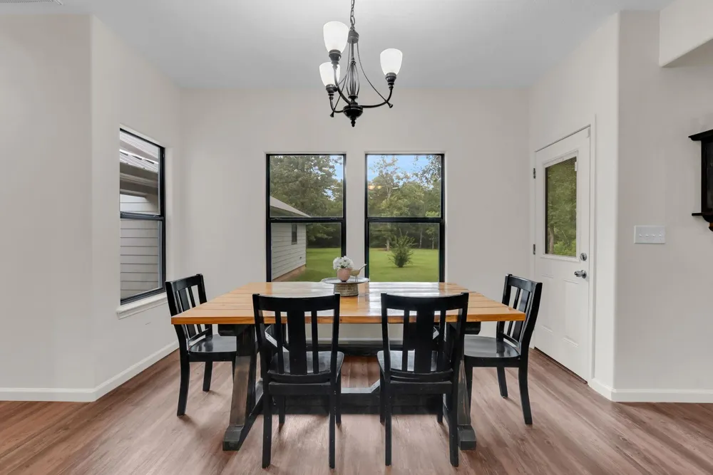 35 Rose Hill Court Huntsville, TX 77320