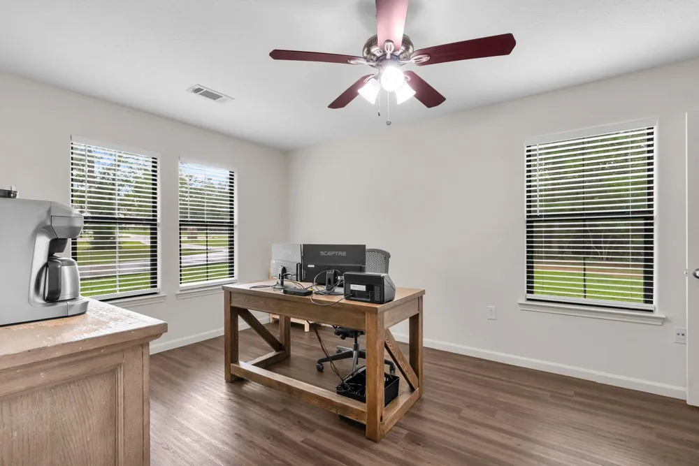 35 Rose Hill Court Huntsville, TX 77320