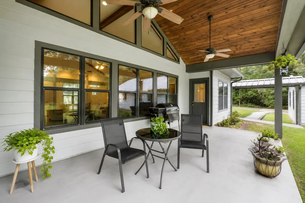35 Rose Hill Court Huntsville, TX 77320
