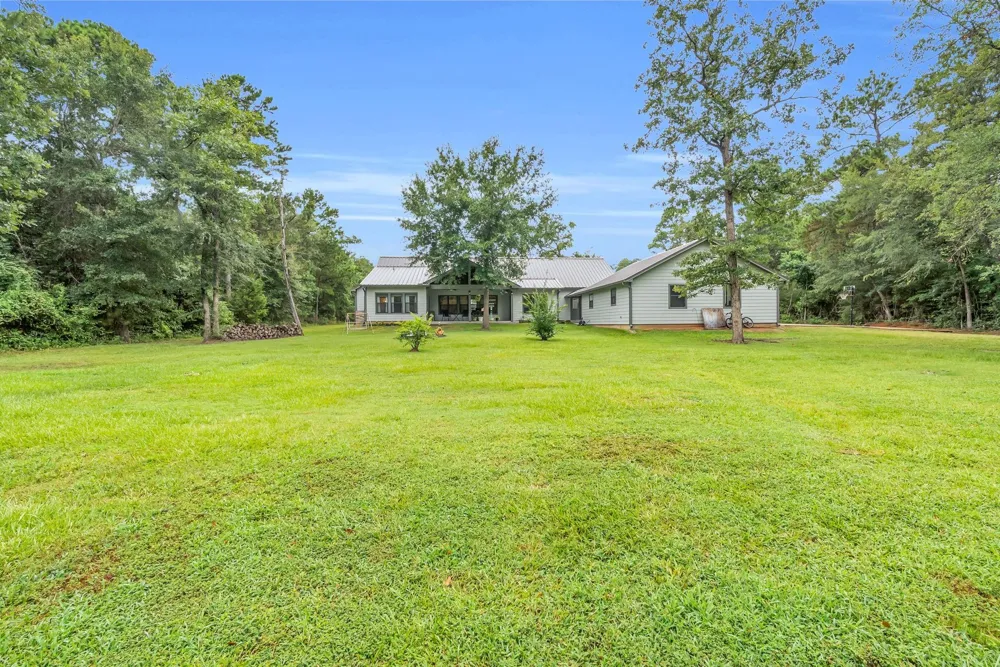 35 Rose Hill Court Huntsville, TX 77320