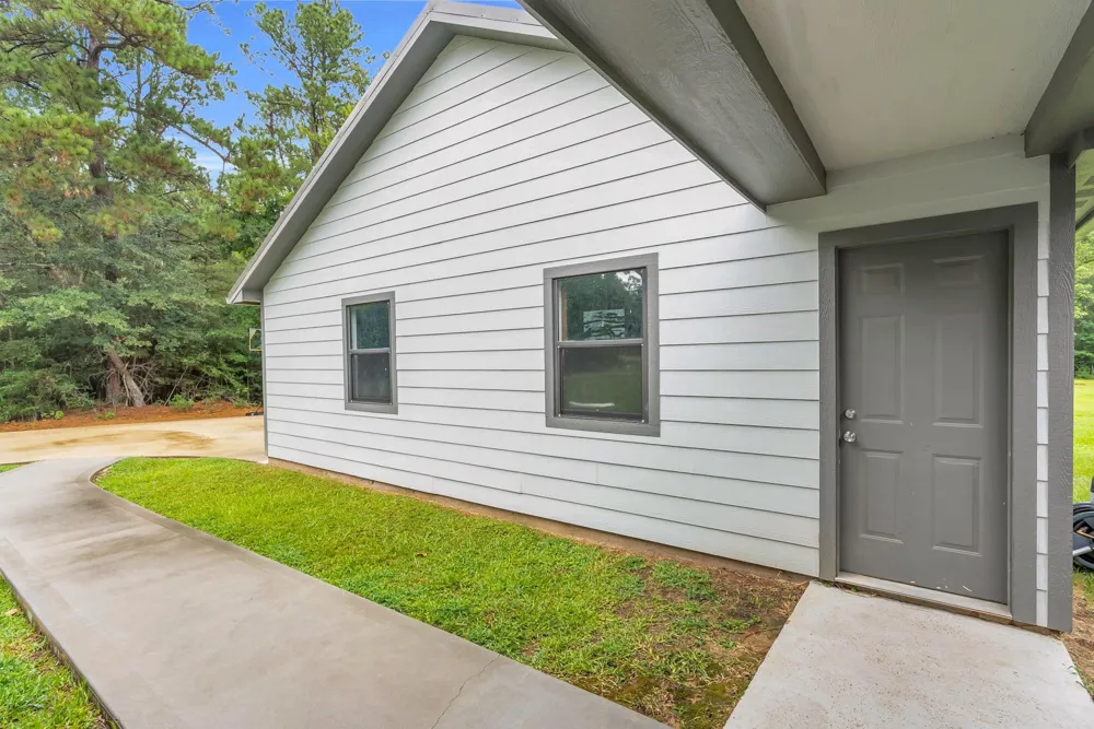 35 Rose Hill Court Huntsville, TX 77320