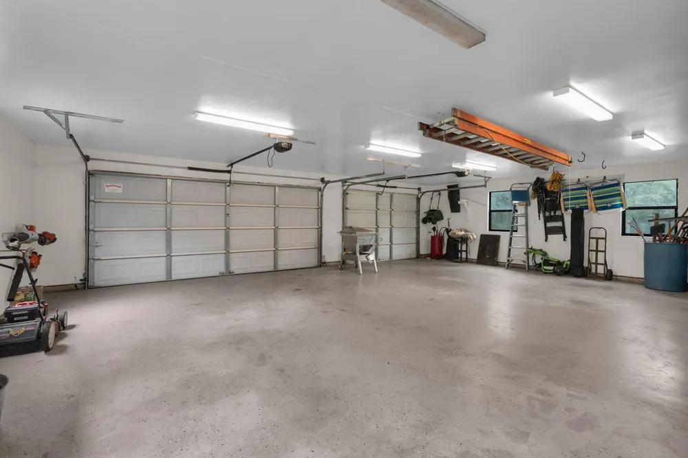 35 Rose Hill Court Huntsville, TX 77320