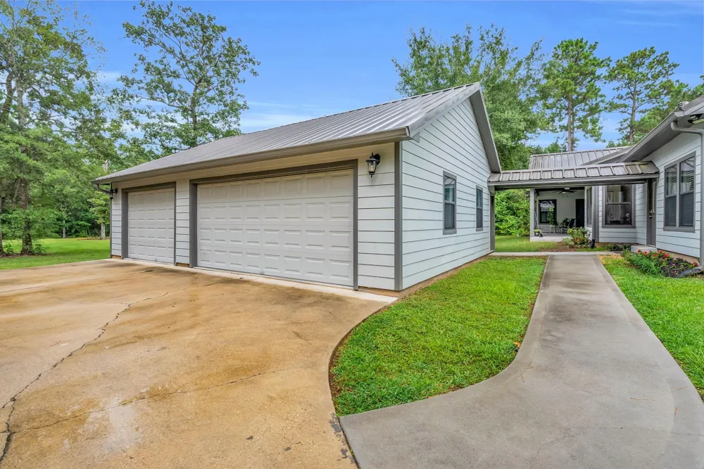 35 Rose Hill Court Huntsville, TX 77320