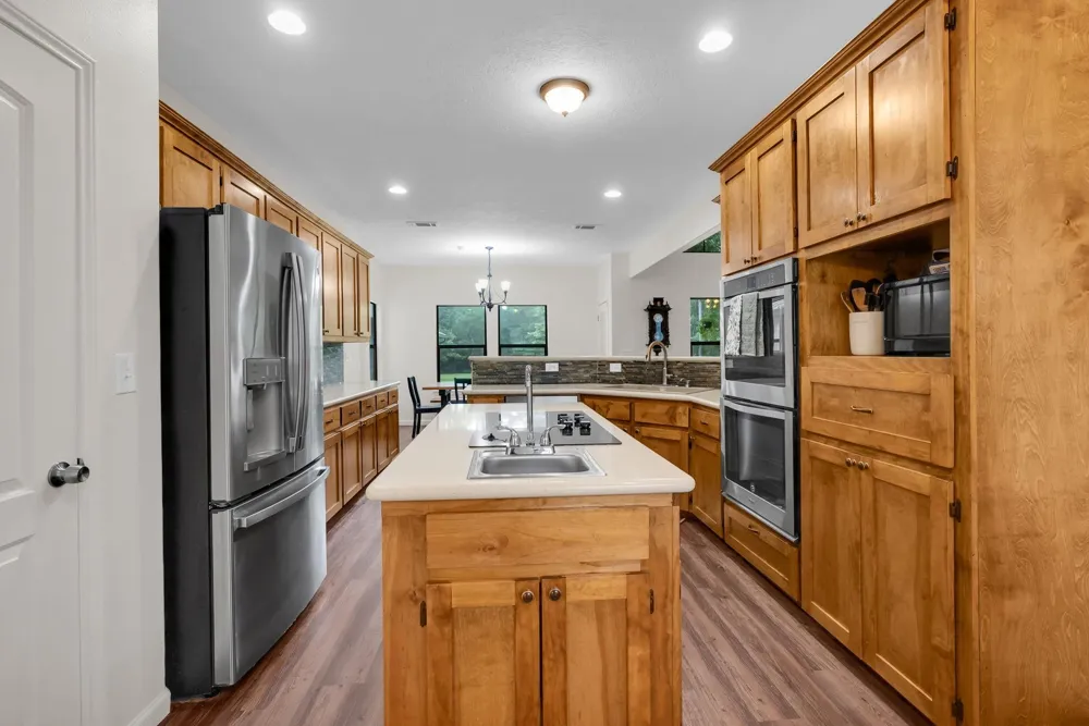 35 Rose Hill Court Huntsville, TX 77320