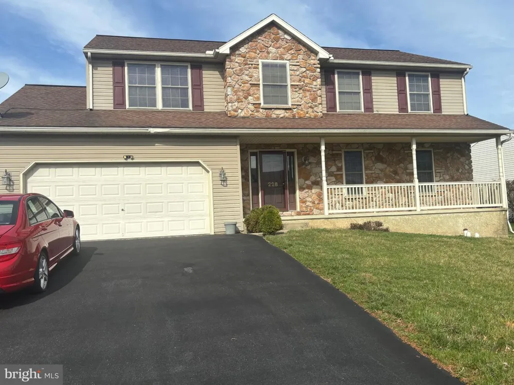 228 S BROAD STREET Jonestown, PA 17038