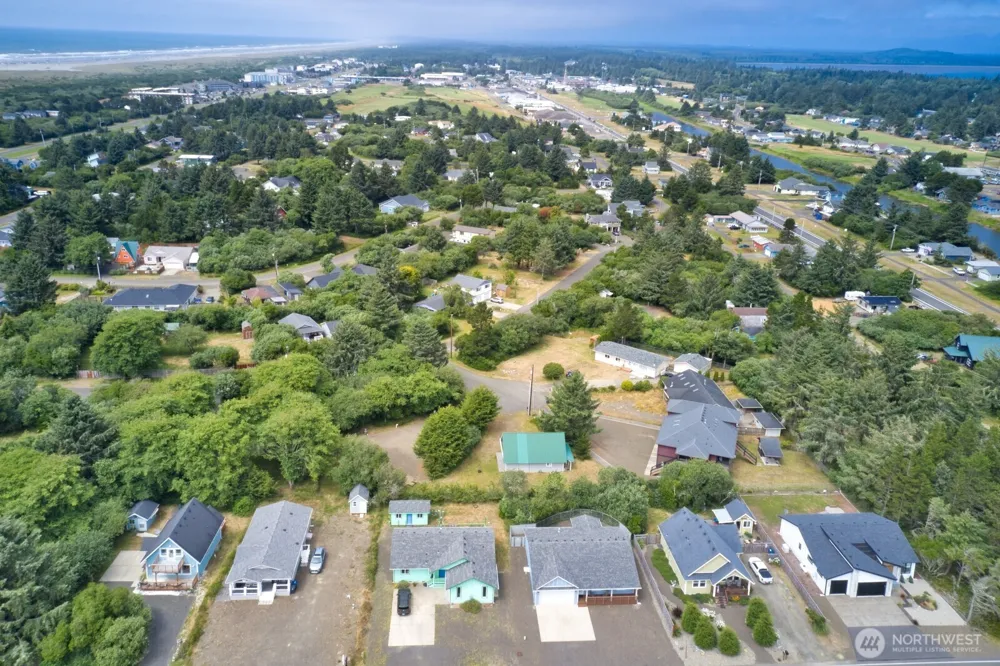 118 Pacific Boulevard NW Ocean Shores, WA 98569