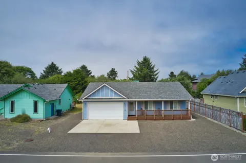 118 Pacific Boulevard NW
