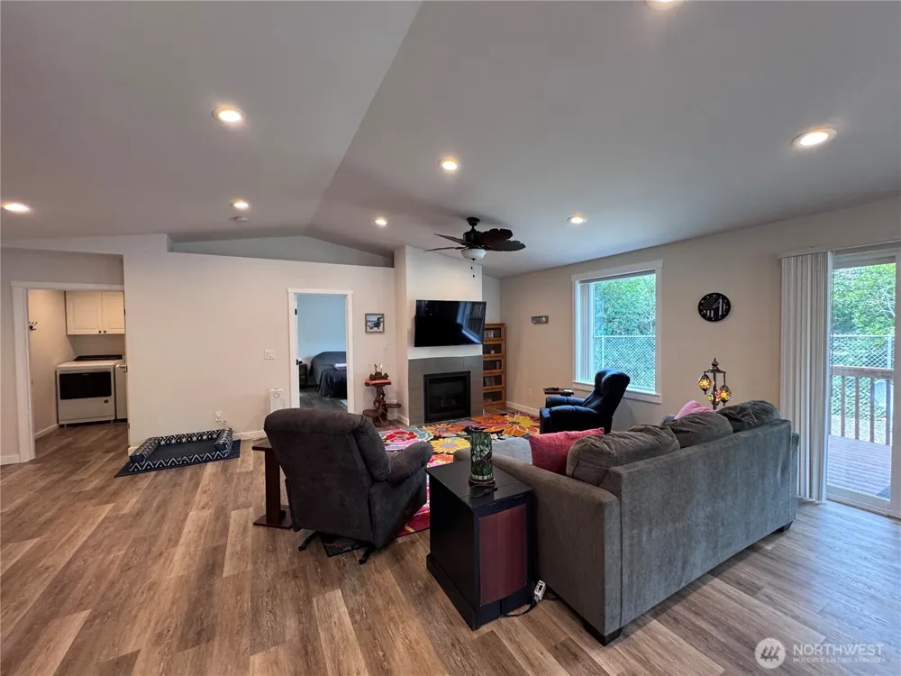 118 Pacific Boulevard NW Ocean Shores, WA 98569