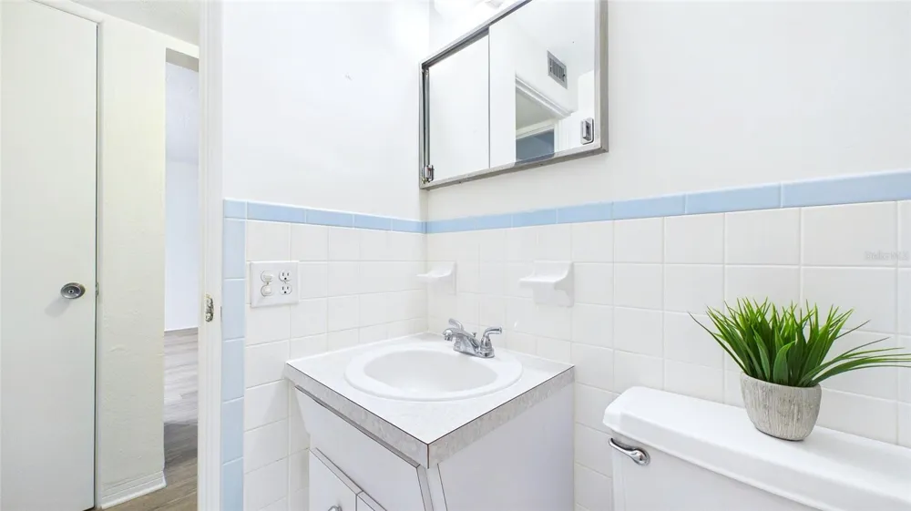 2454 AUSTRALIA WAY E #32 Clearwater, FL 33763