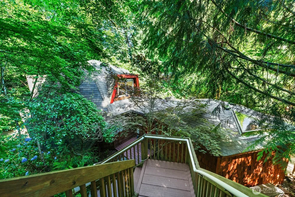 16524 35th Avenue NE Lake Forest Park, WA 98155