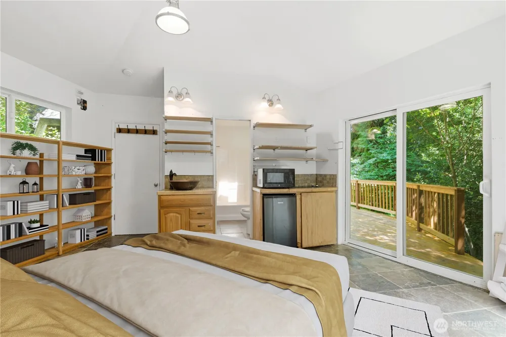 16524 35th Avenue NE Lake Forest Park, WA 98155
